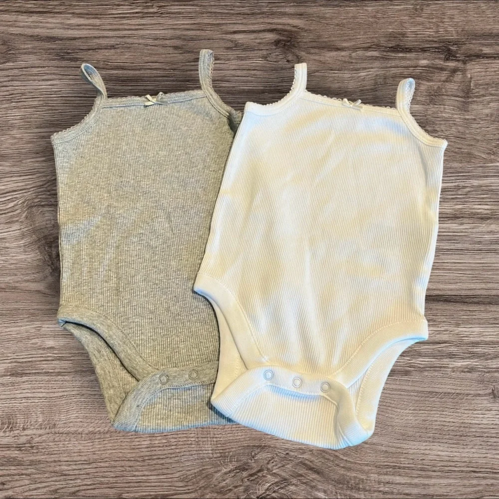 Baby Gap Body Suits Size 3-6 Months White Gray Lot of 2